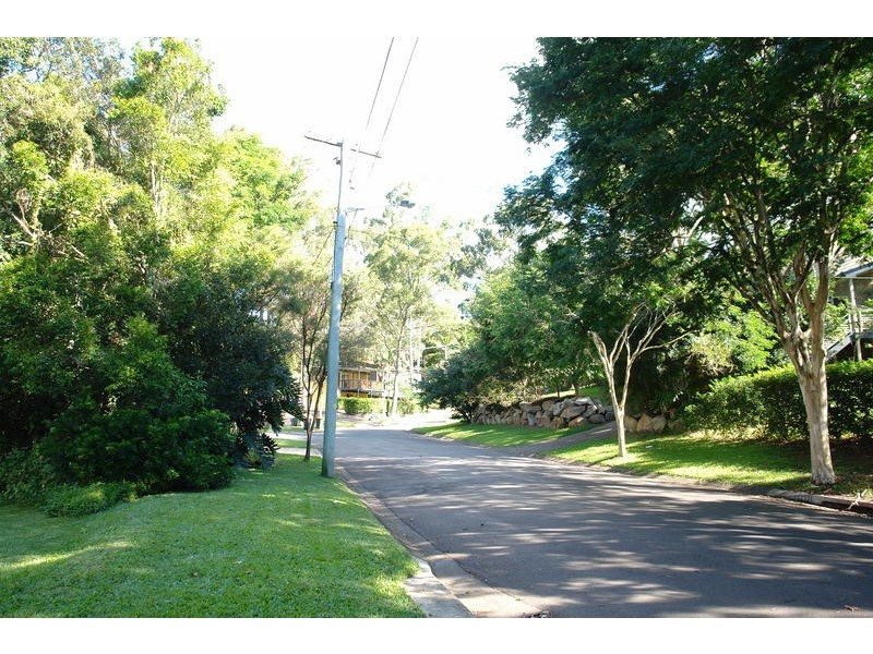 19 Leander Street, Chapel Hill QLD 4069